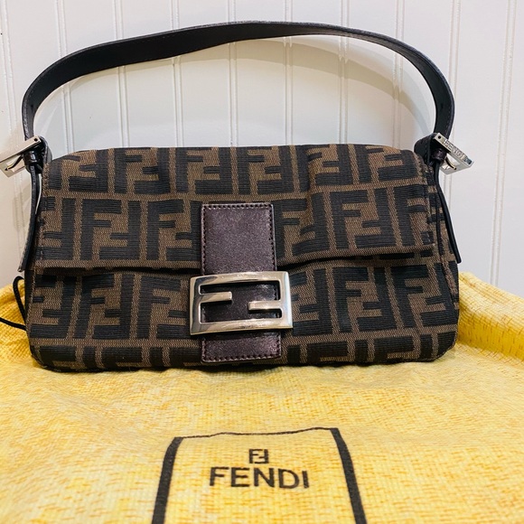 Authentic Fendi Zucca FF Baguette Shoulder Handbag Purse & Dust Bag Pre-owned - Picture 2 of 14